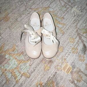 Landos Spanish Mary Jane ribbon closure sz 28